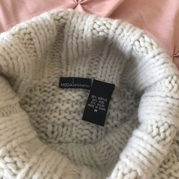 Women’s MODA International Turtleneck Sweater - Picture 7 of 7